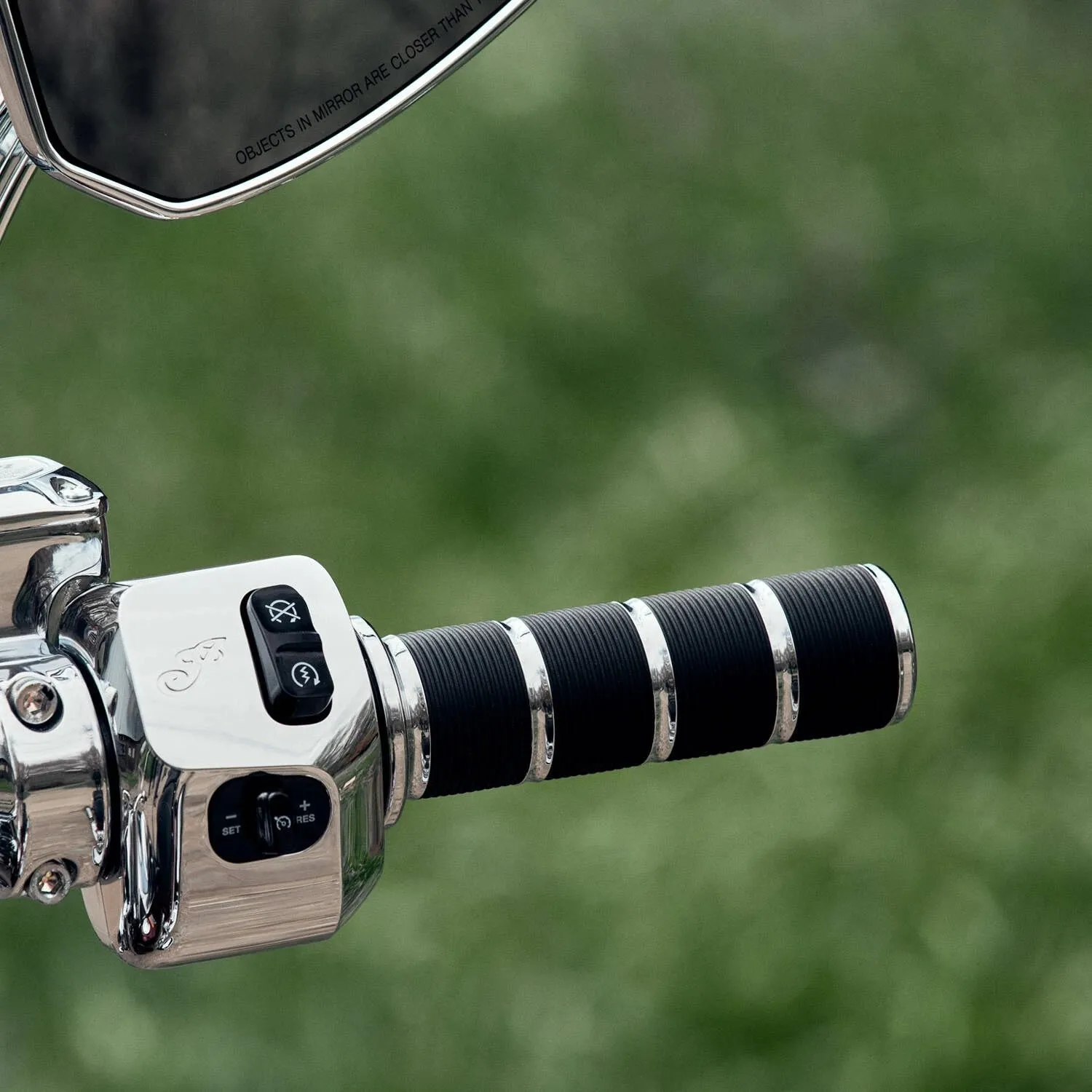 Select Handlebar Grips, Pair -Chrome