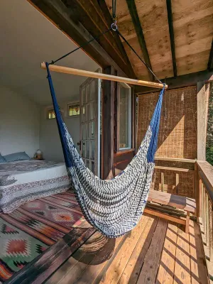 Thin Hangout Chair - Nautical